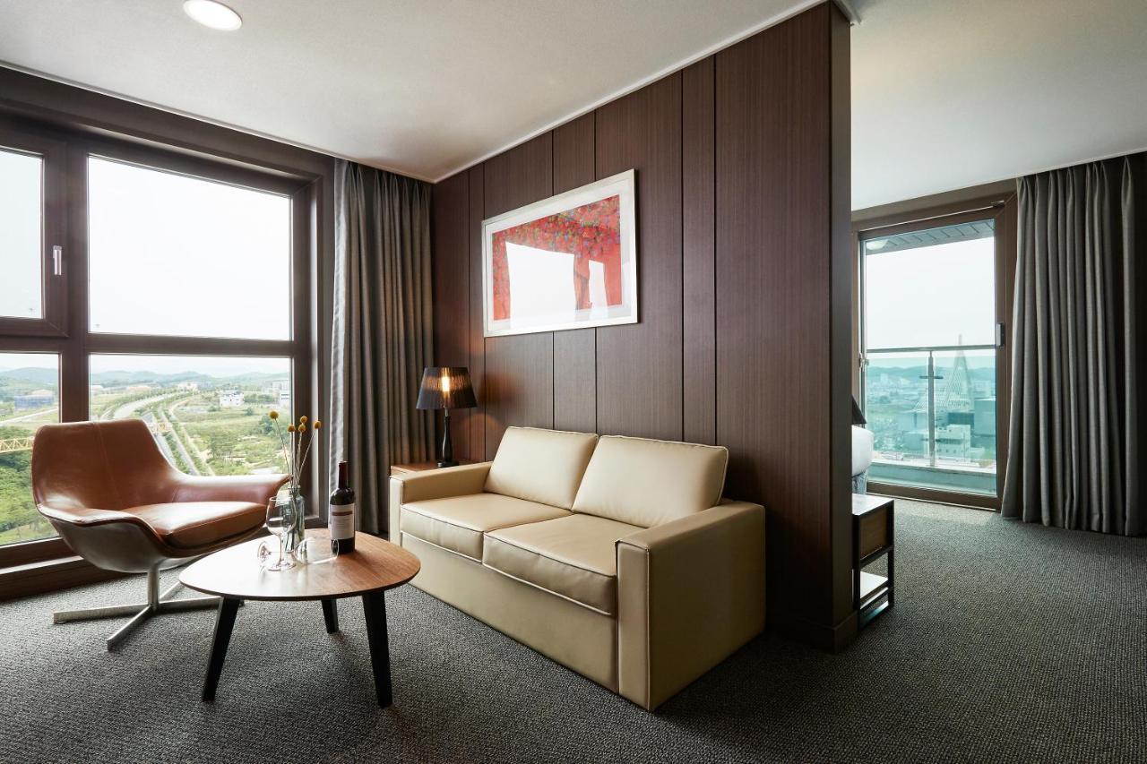 Raonstay in Perla Hotel Jinju Bagian luar foto