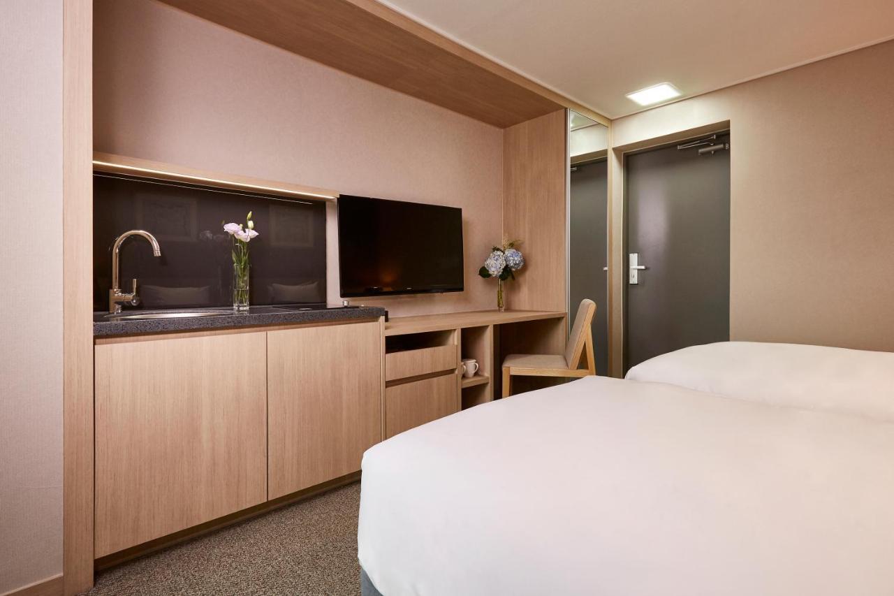 Raonstay in Perla Hotel Jinju Bagian luar foto