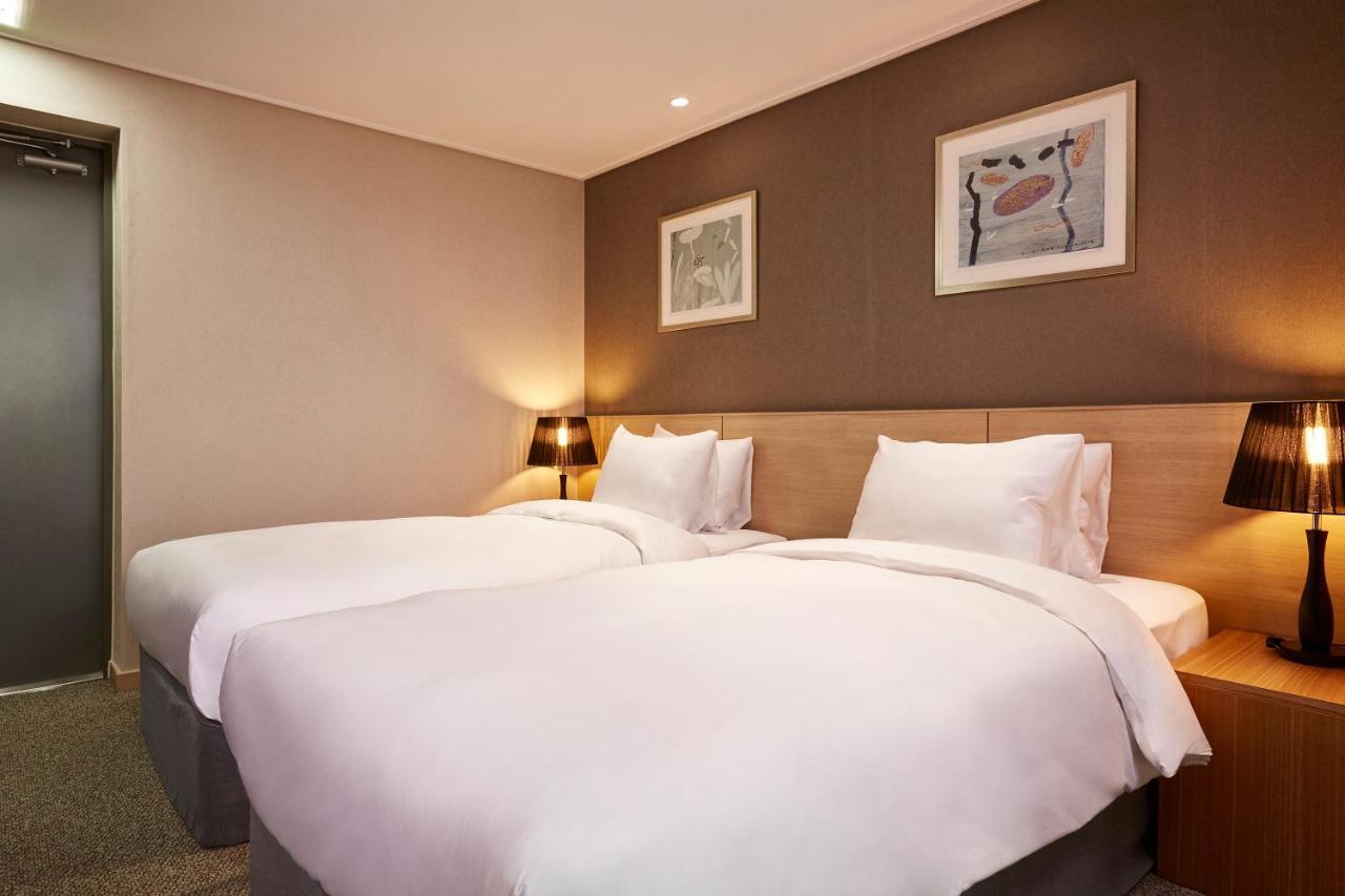 Raonstay in Perla Hotel Jinju Bagian luar foto