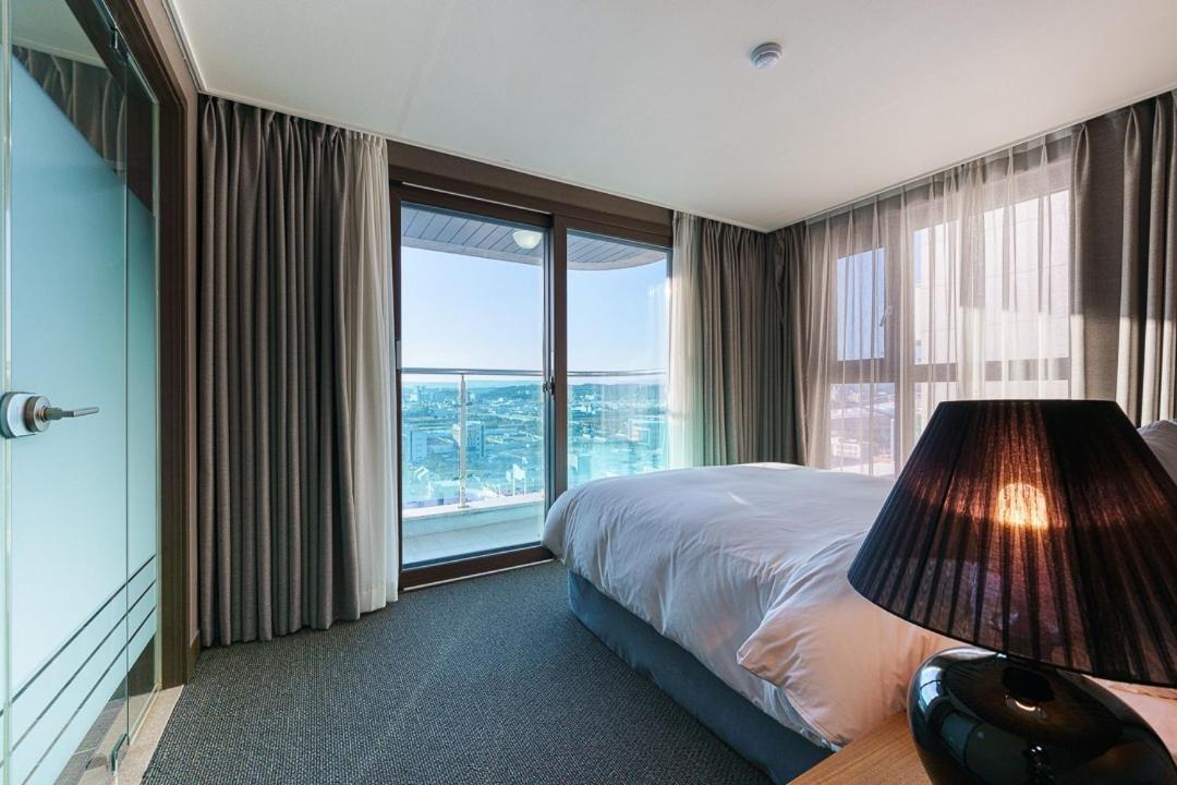 Raonstay in Perla Hotel Jinju Bagian luar foto