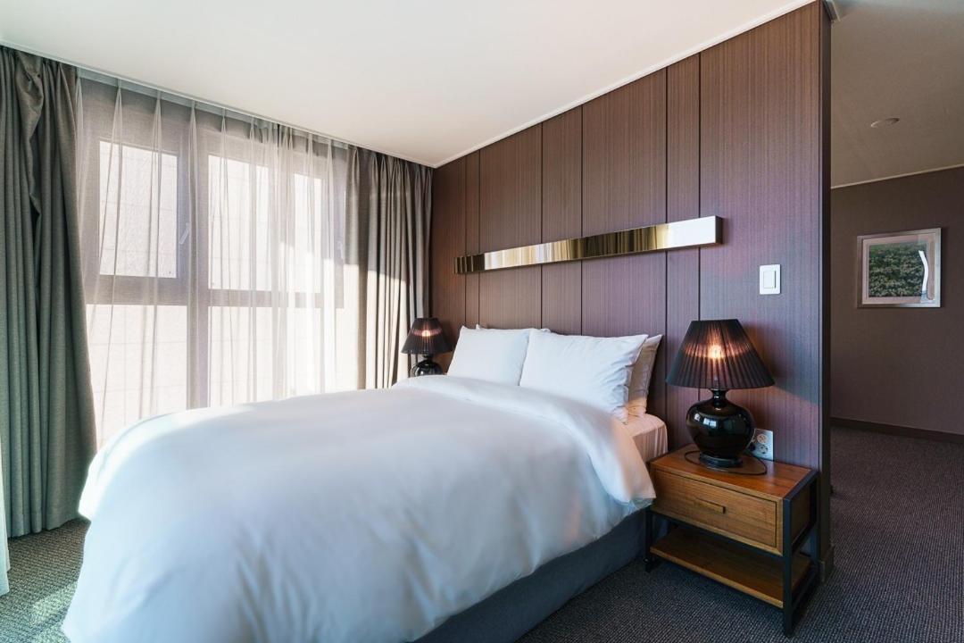 Raonstay in Perla Hotel Jinju Bagian luar foto