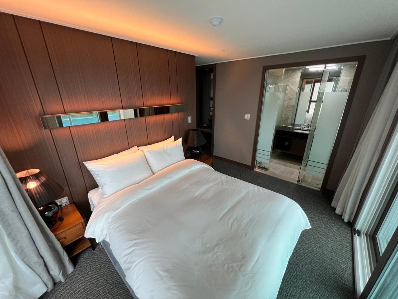 Raonstay in Perla Hotel Jinju Bagian luar foto